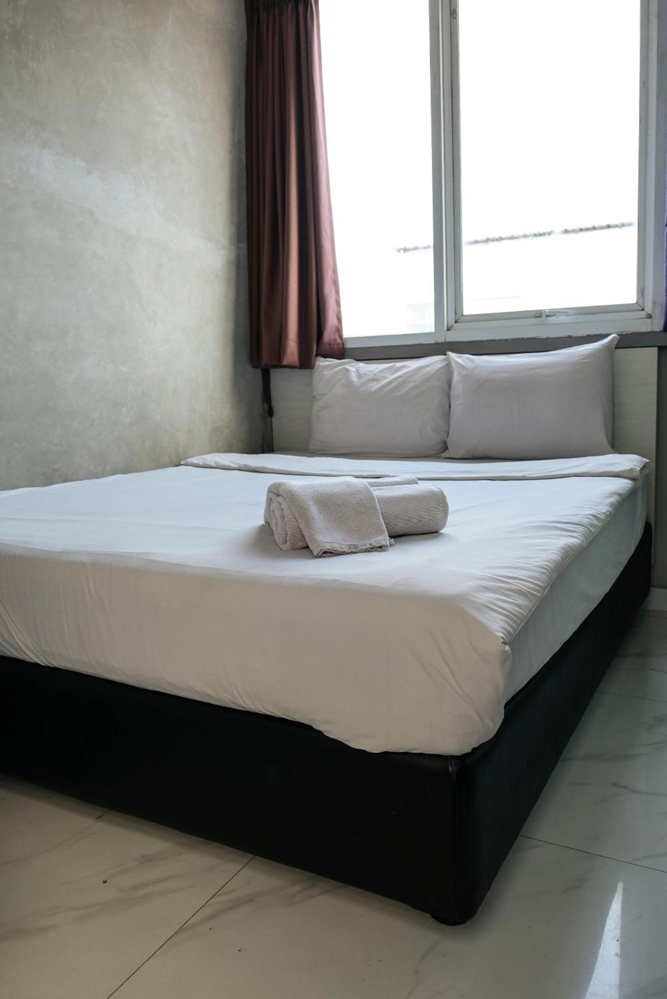 Hotel The Batik Bed And Coffee Bandung
