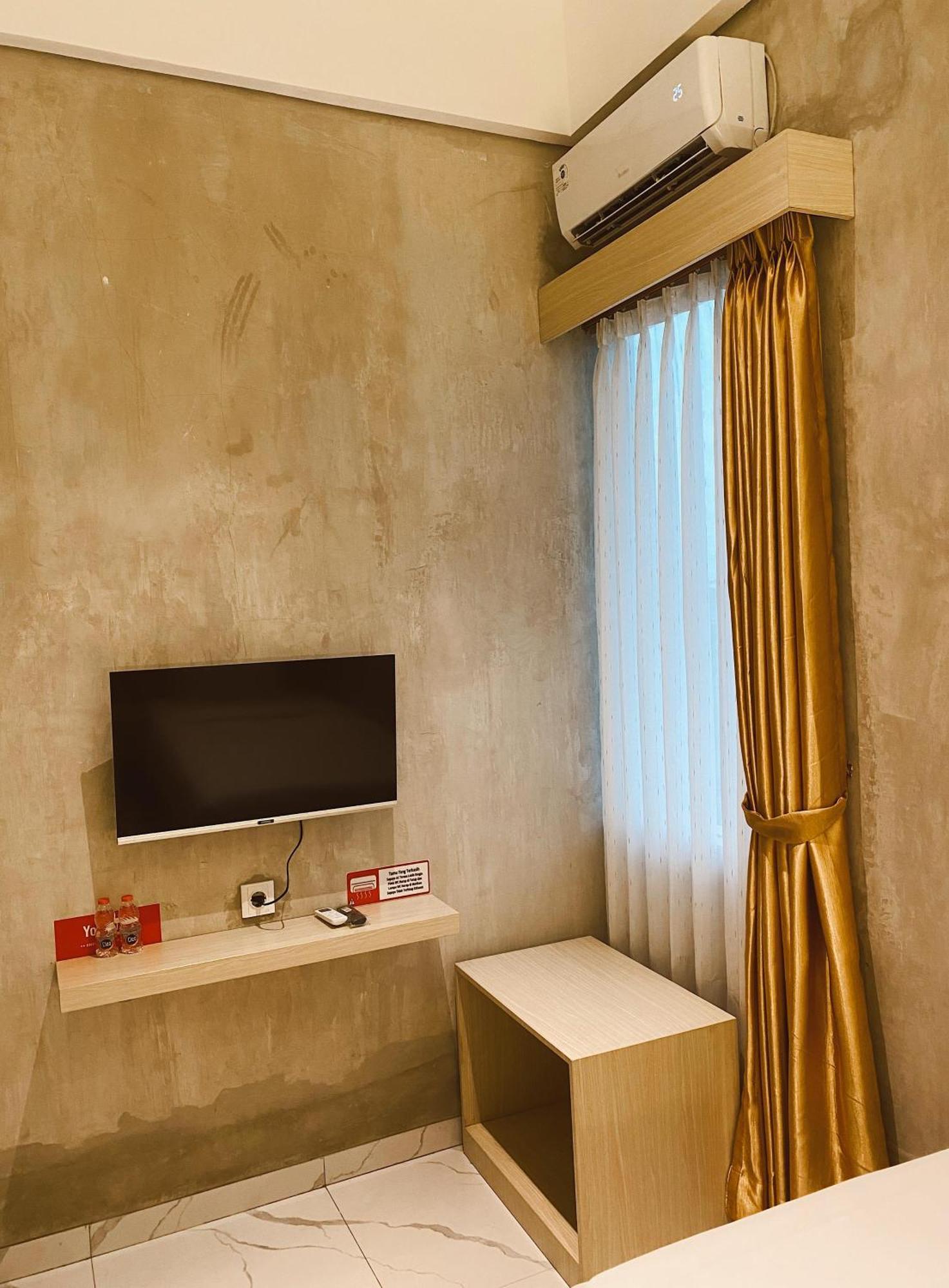 Hotel The Batik Bed And Coffee Bandung